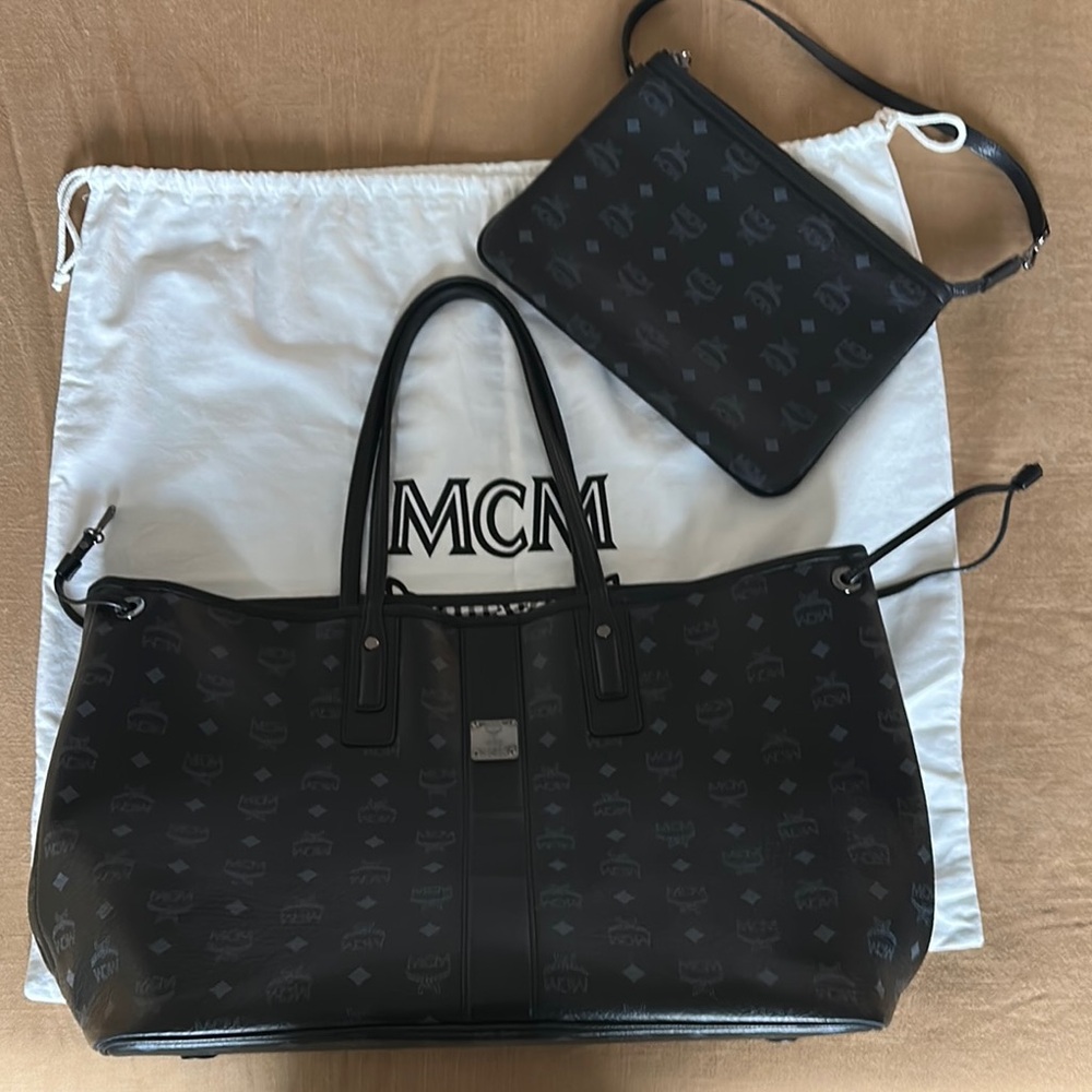 MCM Liz Black Reversible Bag with Adjustable Straps and Zippered Closures
